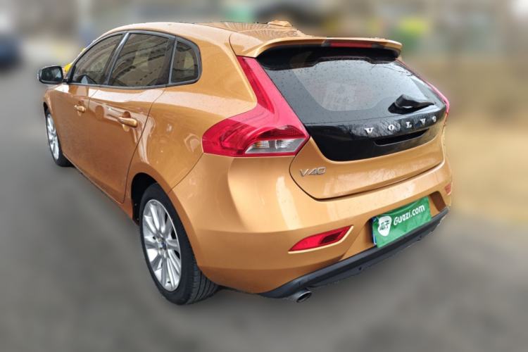 Used Volvo V40 2013 2.0T Zhiyi Edition Rear Left 45 Deg