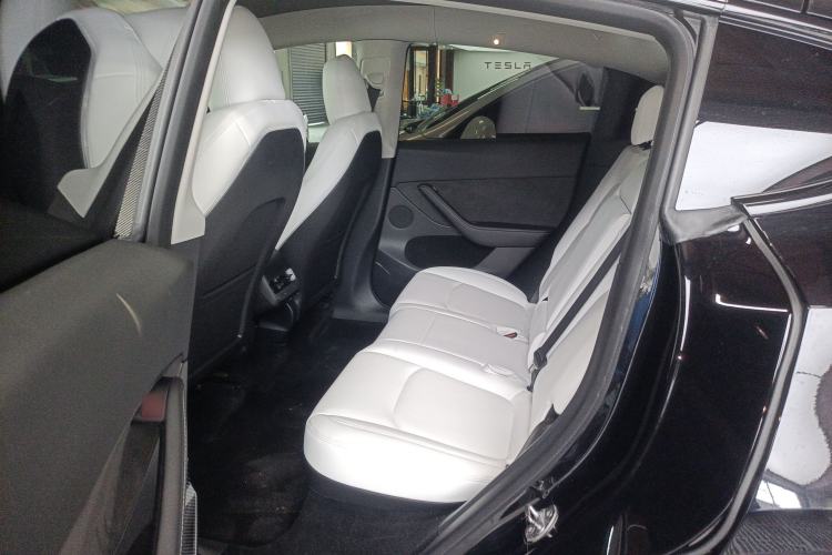 Used Tesla Model Y 2021 Standard Range Rear-Wheel Drive Version Left Rear Seat