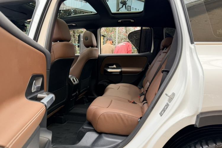 Used Mercedes-Benz GLB 2024 GLB 220 Dynamic Edition Interior 2