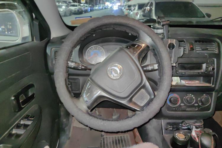 Used Dongfeng Fengon 330 2019 1.5L Manual Practical II China VI Steering Wheel