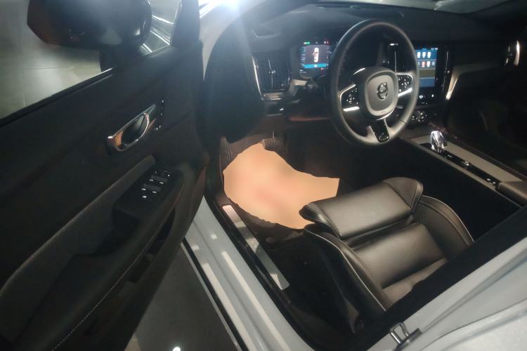 Used Volvo S60 2023 B4 Zhiyuan Sport Edition
