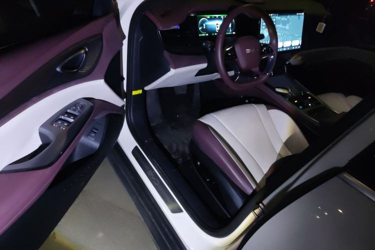 Used BYD Seal 2023 DM-i 1.5L 121km Prestige Model