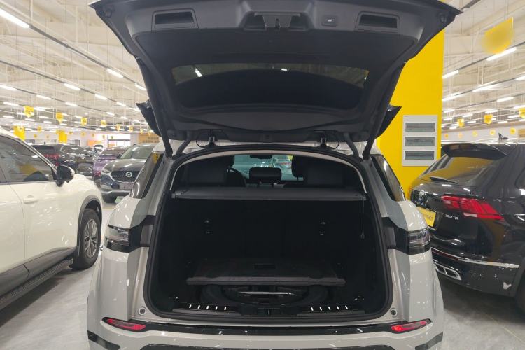 Used Land Rover Range Evoque 2024 Aurora L 249 PS Prestige Light-Chasing Edition
