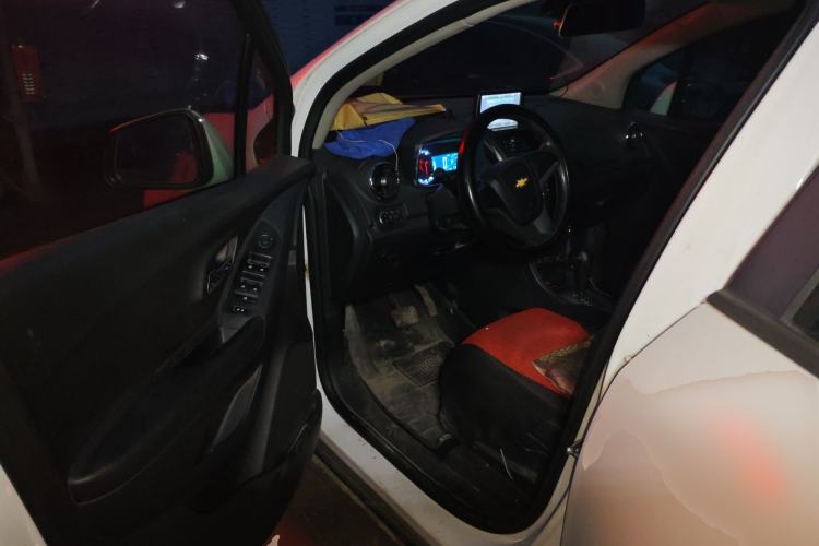 Used Chevrolet Trax 2016 1.4T Automatic Two-Wheel Drive Comfort Version with Sunroof
