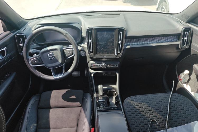 Used Volvo XC40 2020 T4 Four-Wheel Drive Smart & Sporty Edition Center Console