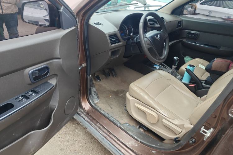 Used Wuling Hongguang 2014 1.5L S Standard Version