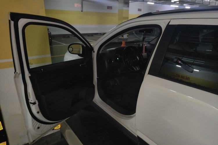 Used Jeep Compass 2011 2.4L four-wheel drive luxury navigation version