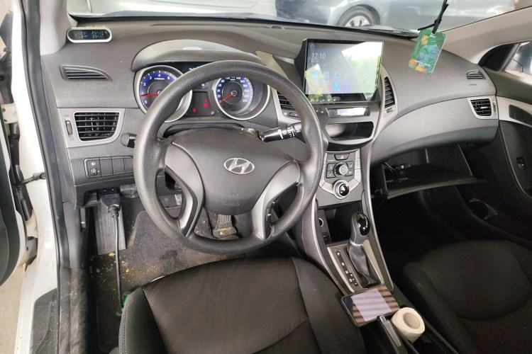 Used Hyundai Elantra (5th Generation / Langdong) 2016 1.6L Automatic Smart Version
