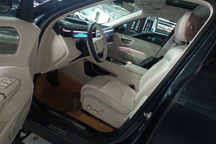 Used Lynk & Co 900 2025 2.0T Ultra
