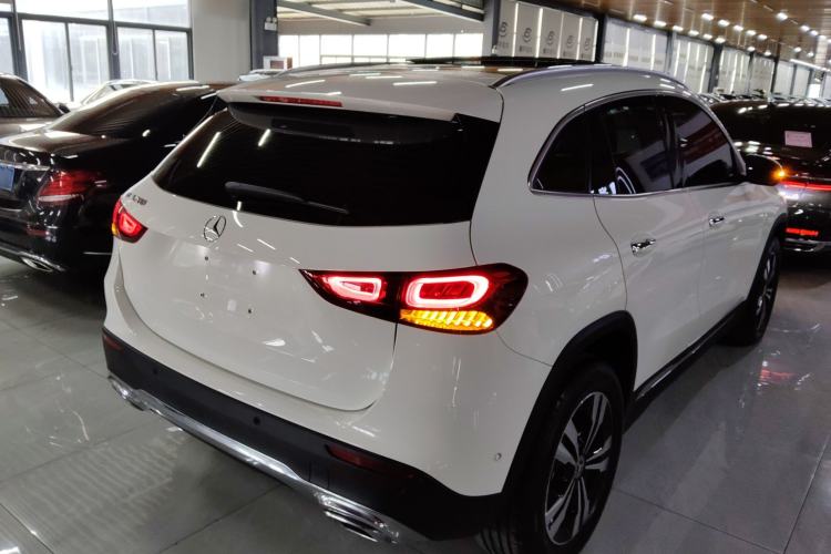 Used Mercedes-Benz GLA 2022 Facelifted GLA 200 Rear Right 45 Deg