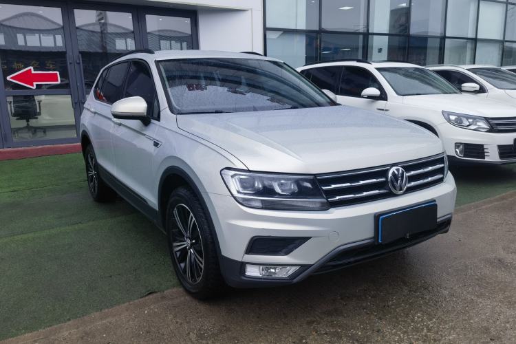 Used Volkswagen Tiguan L 2020 330TSI Automatic Two-Wheel Drive Luxury Edition China VI Standard Exterior 1