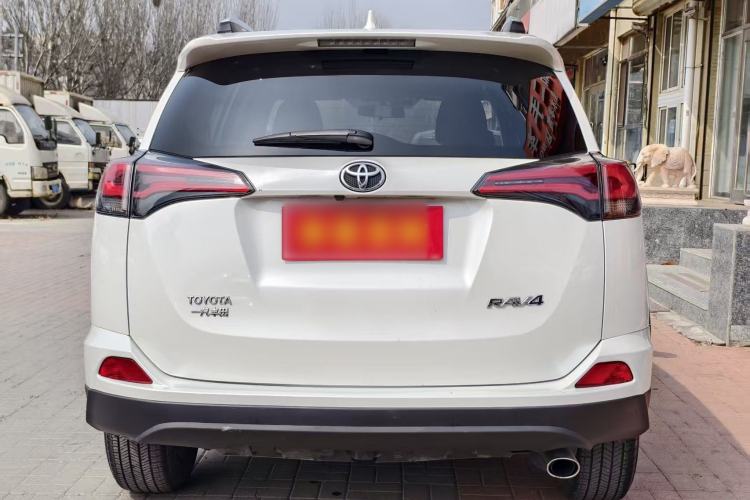 Used Toyota RAV4 2016 2.0L CVT Two-Wheel Drive Comfort Edition China V Standard
