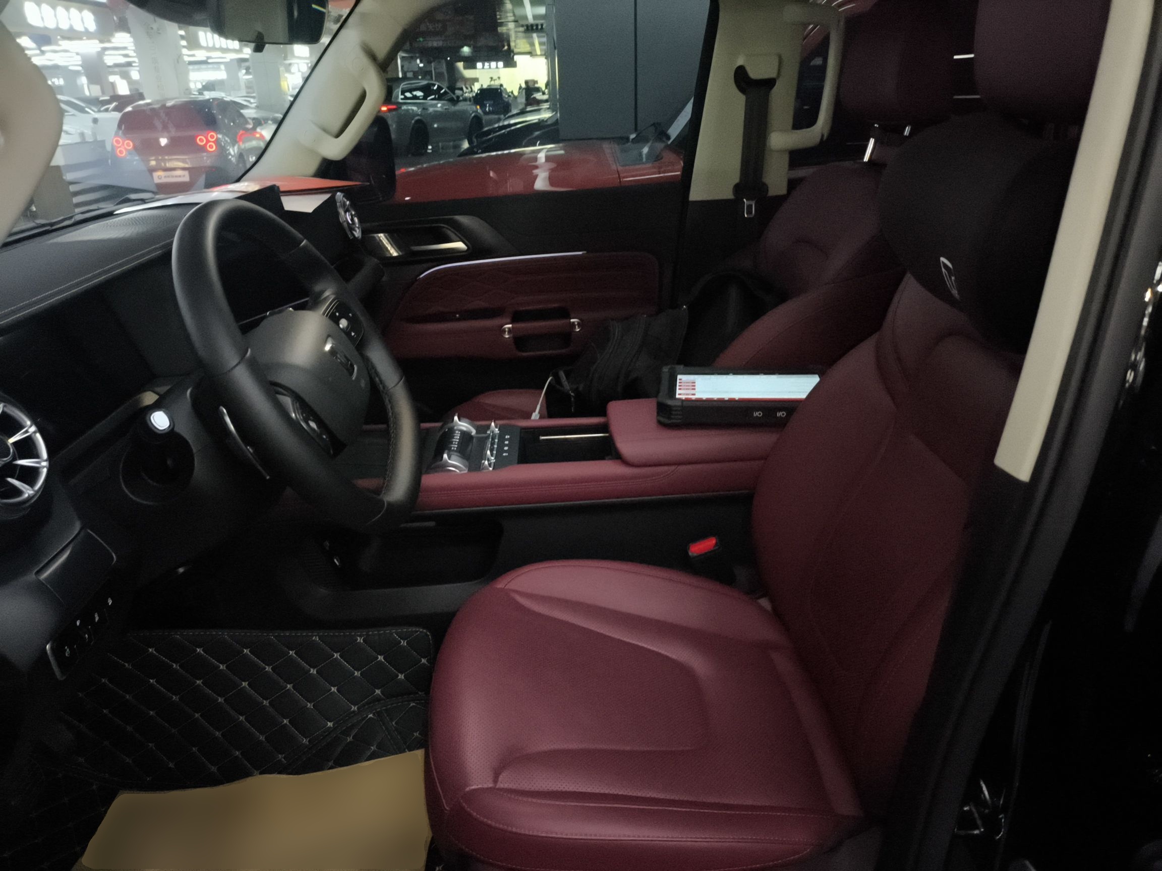 Переднее сиденье в автомобиле