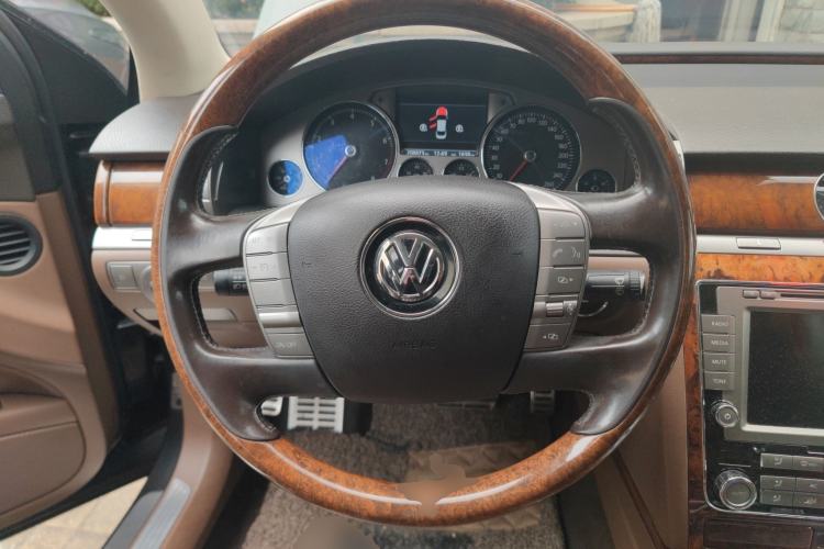 Used Volkswagen Phaeton 2012 3.0L Executive Version
