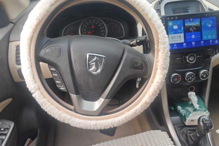 Used Baojun 630 2011 1.5L manual Elite version