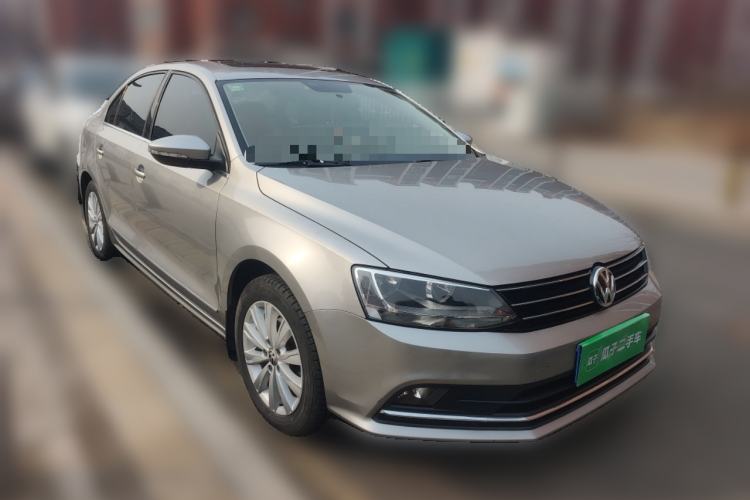 Used Volkswagen Sagitar 2015 1.6L Manual Comfort Model
