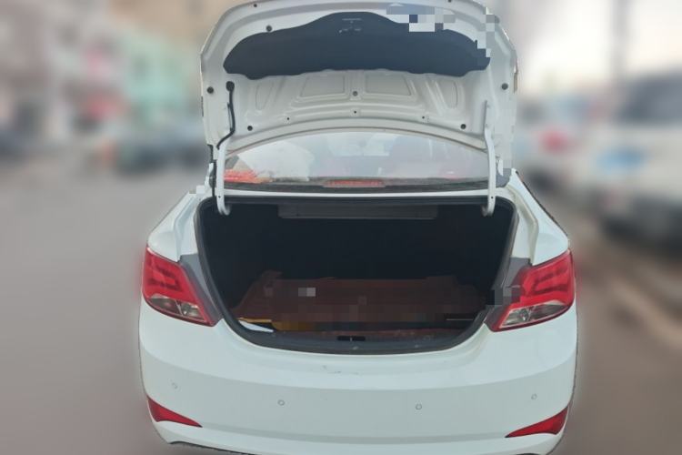 Used Hyundai Verna (older generation) 2014 1.4L Manual Top-Tier Model TOP
