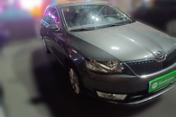Used Skoda Rapid 2015 1.6L Automatic Smart Selection Model
