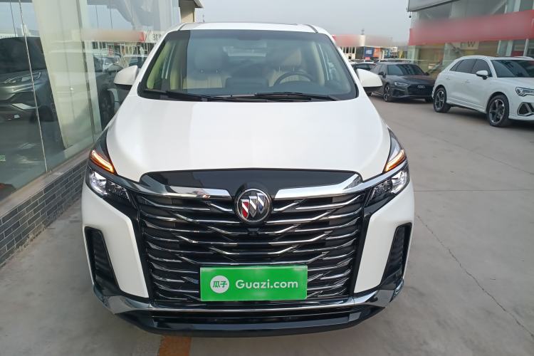 Used Buick GL8 2023 Facelifted Land Cruiser Executive Luxury Version
