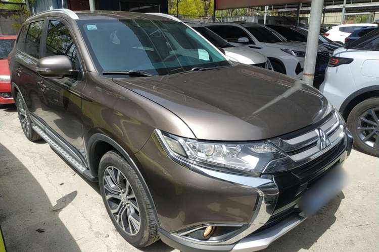 Used Mitsubishi Outlander 2018 2.0L Two-Wheel Drive Glory Edition 5 Seats Exterior 1