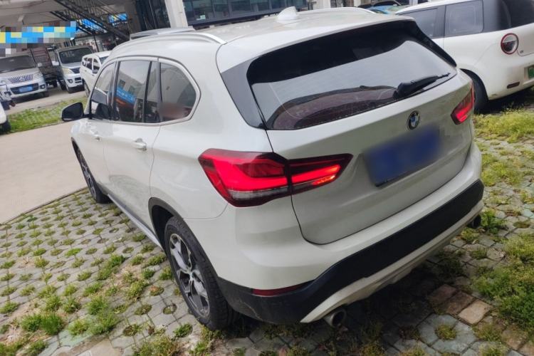 Used BMW X1 2022 sDrive20Li Fashion Model Rear Left 45 Deg