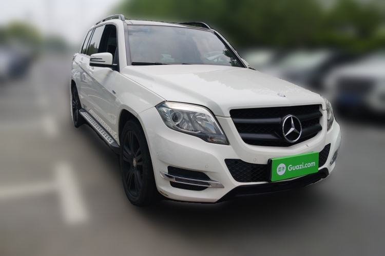 Used Mercedes-Benz GLK-Class 2014 GLK 260 4MATIC Dynamic Model Front Right 45 Deg