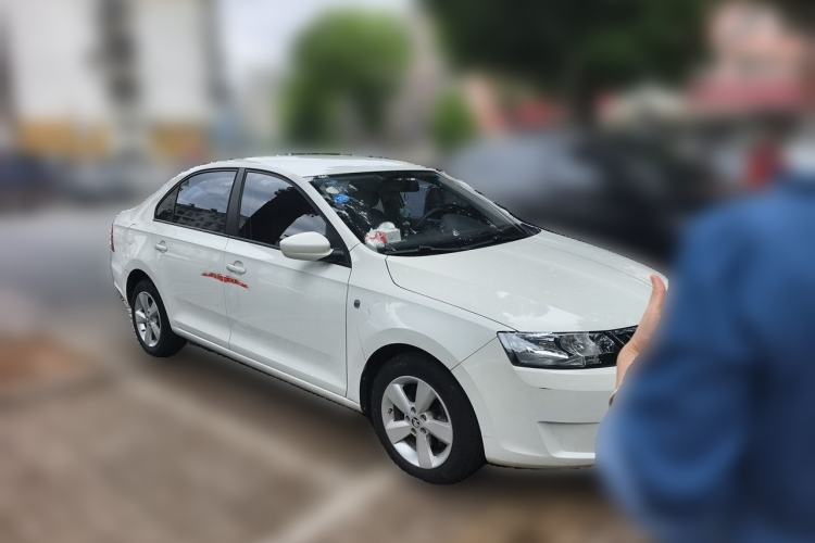Used Skoda Rapid 2016 1.6L Manual Front-Wheel-Drive Version
