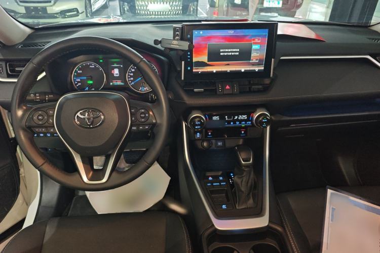 Used Toyota Wildlander 2022 Dual-Engine 2.5L E-CVT Two-Wheel Drive Prestige Edition Center Console