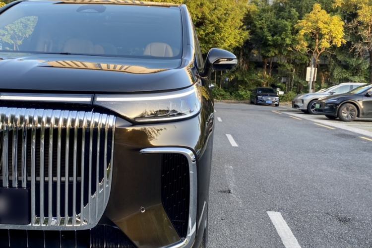 Used VOYAH Dream 2025 PHEV Four-Wheel-Drive Flagship Kunpeng Edition
