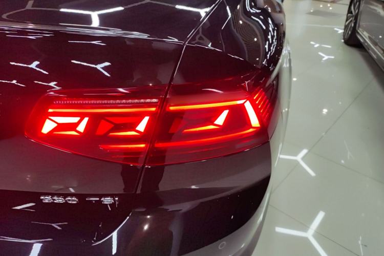 Used Volkswagen Magotan 2023 2 Million Units Limited Edition 330TSI DSG Leading Version
