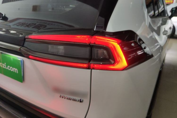 Used Toyota Wildlander 2024 Dual-Motor 2.5L E-CVT Two-Wheel Drive Luxury PLUS Edition Right Rear Taillight