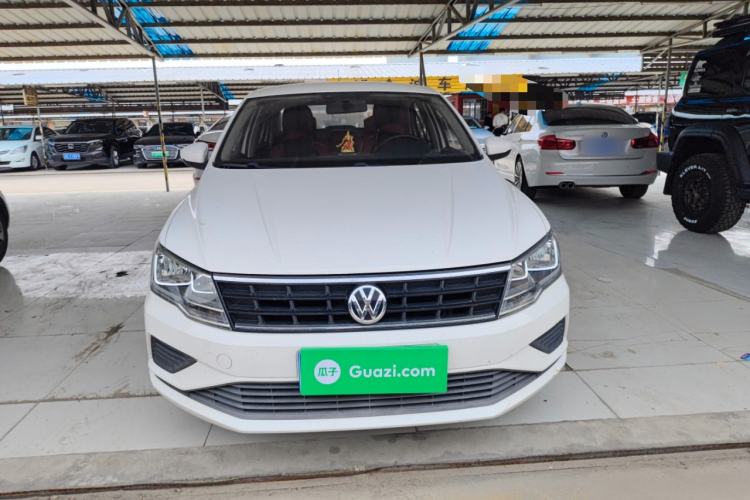 Used Volkswagen Jetta 2017 1.5L Manual Fashion Edition