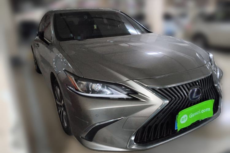Used Lexus ES 2020 300h Premier Edition
