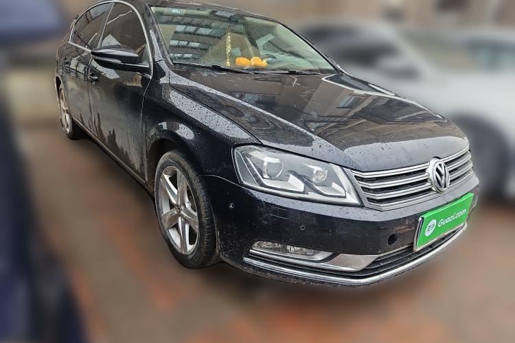 Used Volkswagen Magotan 2012 2.0 TSI Ultimate Edition Front Right 45 Deg