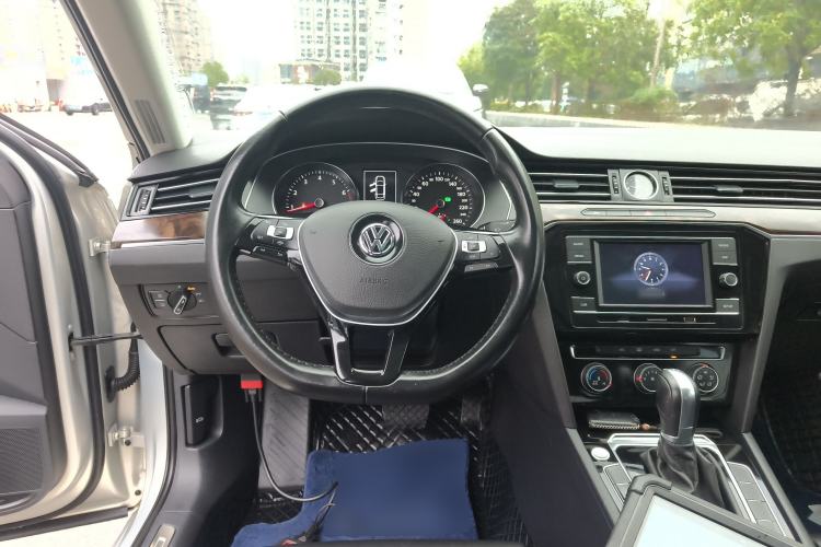 Used Volkswagen Magotan 2019 330TSI DSG Leading Model China VI Standard