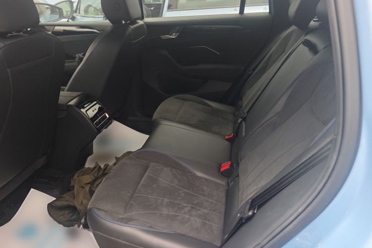 Used Volkswagen Tiguan L 2024 PRO 380TSI Four-Wheel Drive R-Line Prestige Edition Left Rear Seat