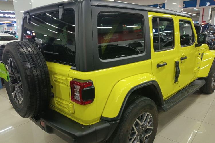 Used Jeep Wrangler New Energy 2022 Four-Door 2.0T 4xe Sahara Fluorescent Yellow Limited Edition