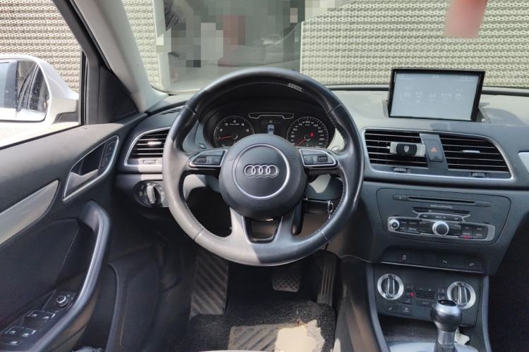 Used Audi Q3 2015 35 TFSI quattro Technology Edition Steering Wheel