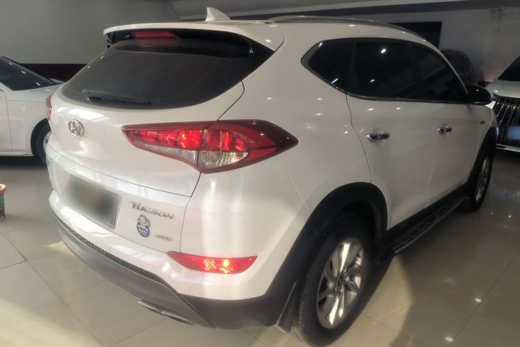 Used Hyundai Tucson 2015 1.6T Dual-Clutch Two-Wheel-Drive Smart Model Rear Right 45 Deg