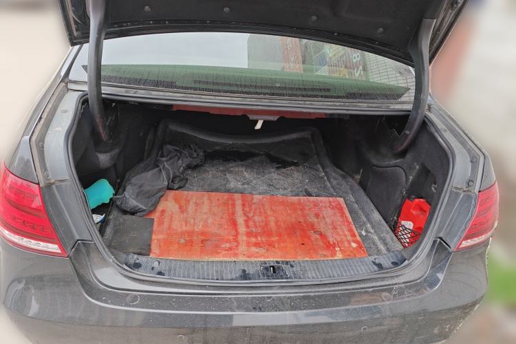 Used Mercedes-Benz E-Class 2013 E 260 L CGI Elegant Model
