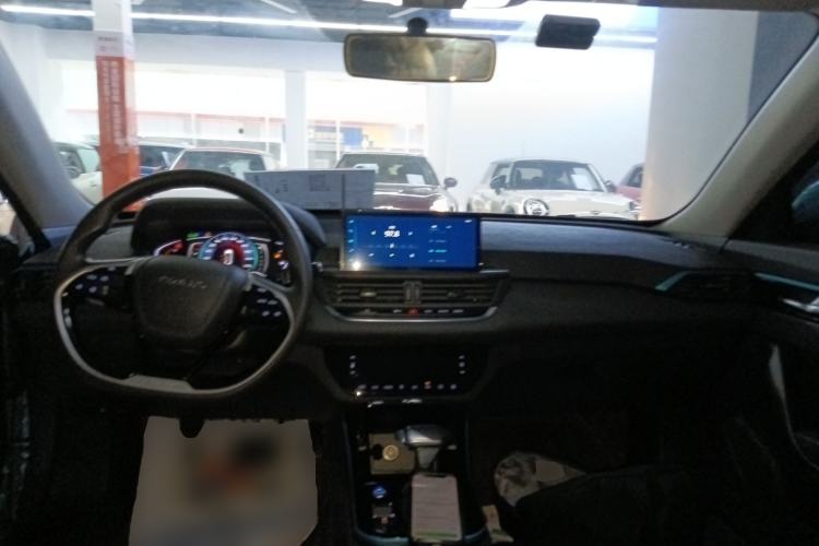 Used Dongfeng Aeolus Yixuan 2021 230T Automatic Chasing Shadow Edition Center Console