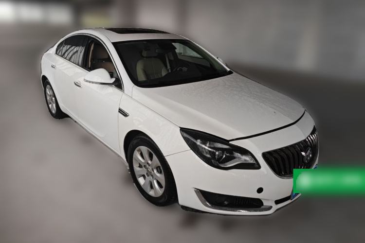 Used Buick Regal 2015 2.0L Elite Fashion Edition Front Right 45 Deg