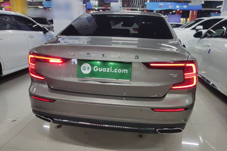 Used Volvo S60 2021 T4 Zhiyi Luxury Edition
