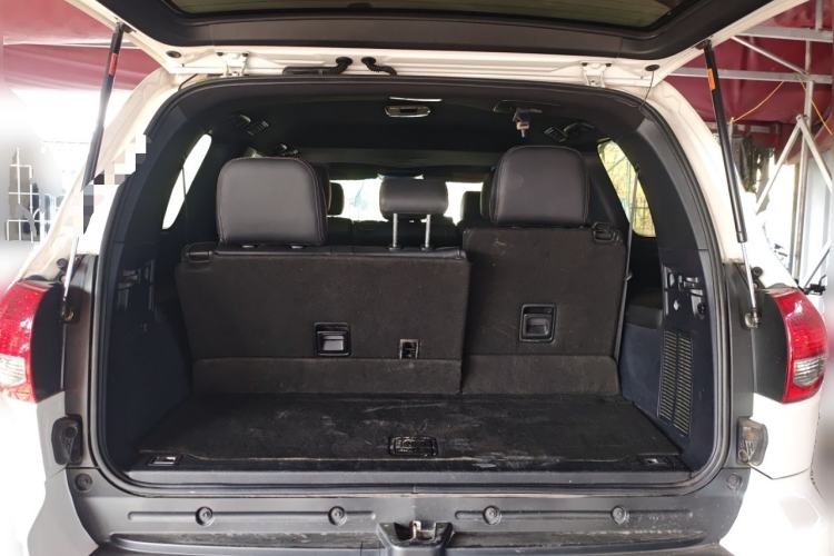 Used Toyota Sequoia 2014 5.7L SR5 8-Seater Middle East Version Trunk