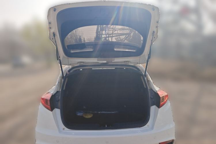 Used CHANGAN Eado 2015 1.6L Manual Revvo Model China V Standard
