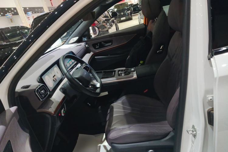 Used Chery Tiggo 9 2025 2.0T Automatic Two-Wheel Drive Luxury Edition 5 Seats
