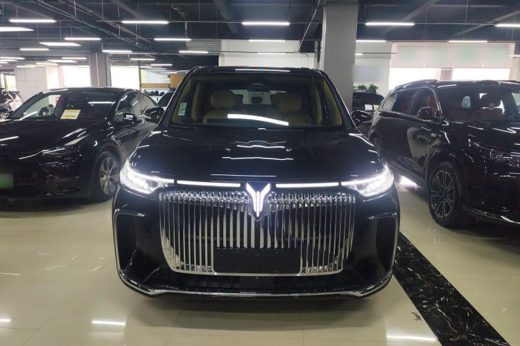 Used VOYAH Dream 2025 PHEV Four-Wheel Drive Excellence Kunpeng Edition Front