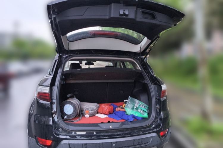 Used JMC Yusheng S330 2016 1.5L GTDi Automatic Two-Wheel Drive Fashion Edition Trunk