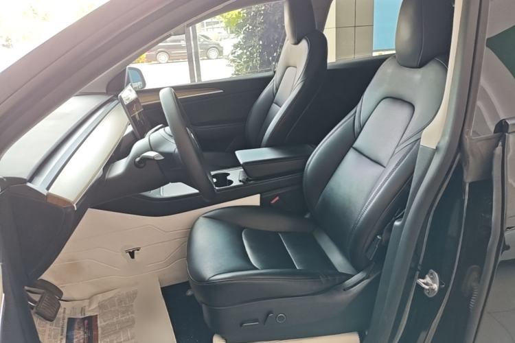 Used Tesla Model Y 2022 Long-Range All-Wheel-Drive Version
