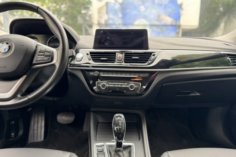 Used BMW 1 Series 2021 120i M Sport Edition Audio And AC Panel